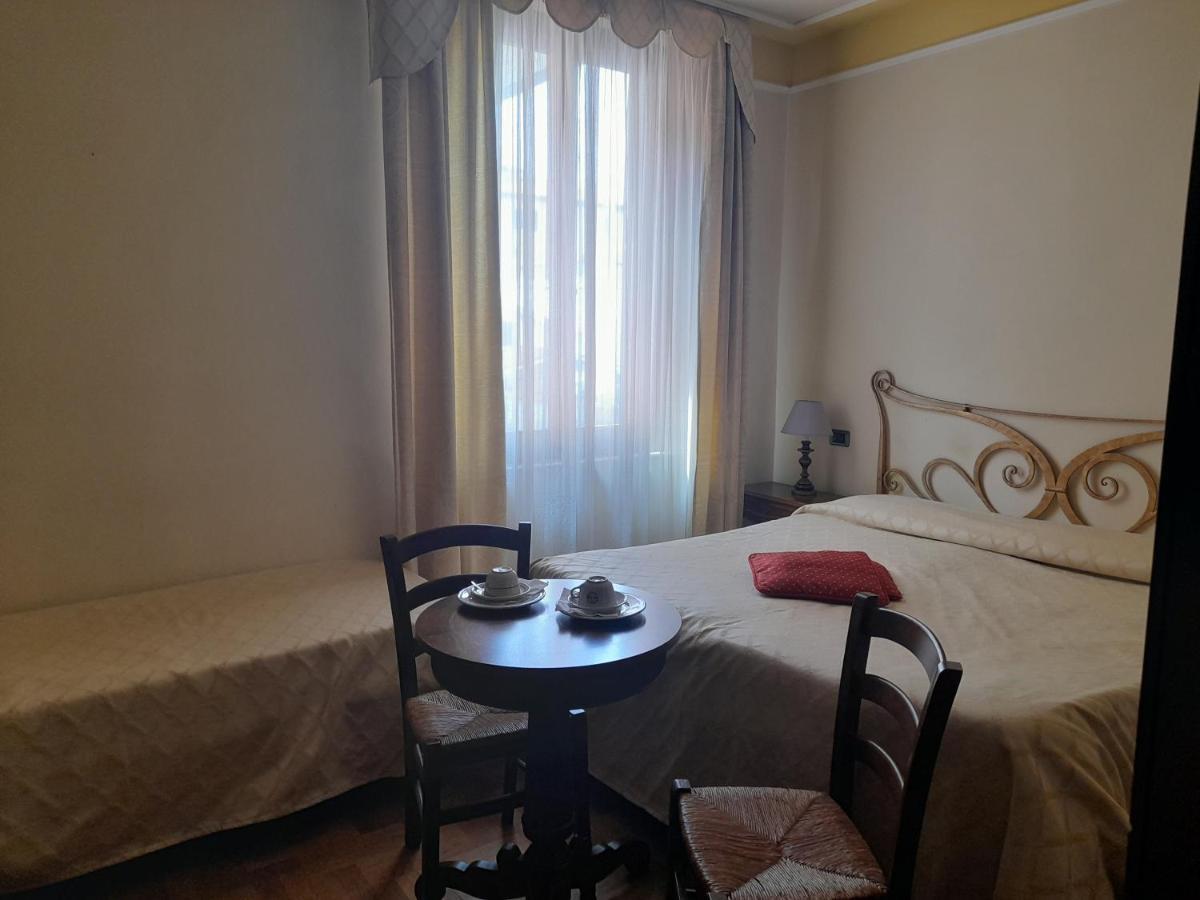 Petit Chateau Монтекатини-Терме Экстерьер фото