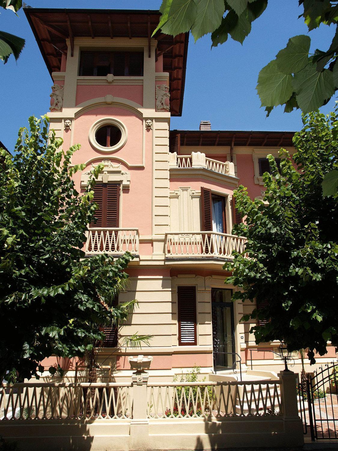Petit Chateau Монтекатини-Терме Экстерьер фото